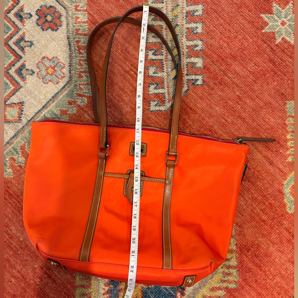 Large Nylon Dooney & Bourke Wayfarer Tote in “Persimmon” w/Brown Leather Straps - Picture 6 of 10